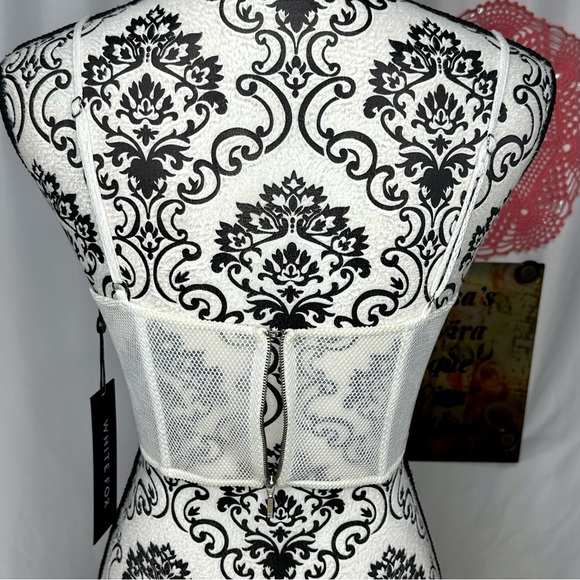 NWT White Fox Unapologetic Bustier White
Size Small - Picture 5 of 10